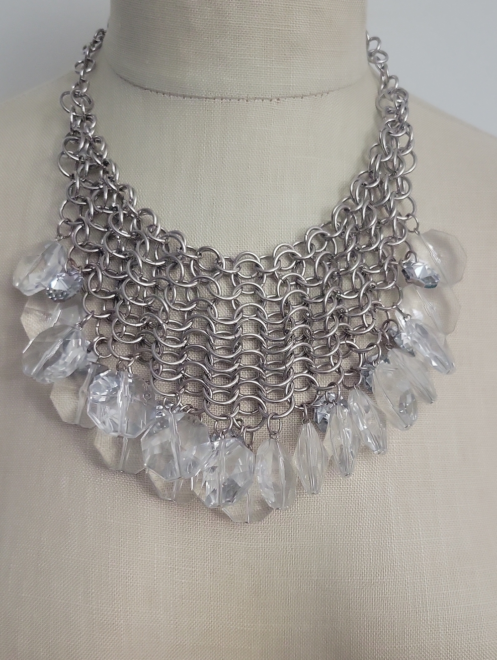 NWOT RJ Graziano Silvertone Faceted Necklace 18-1/2" Long